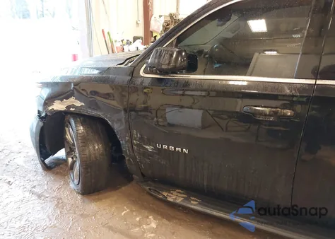 2018 Chevrolet Suburban Lt z USA, uszkodzony, nr VIN 1GNSCHKC5JR331179